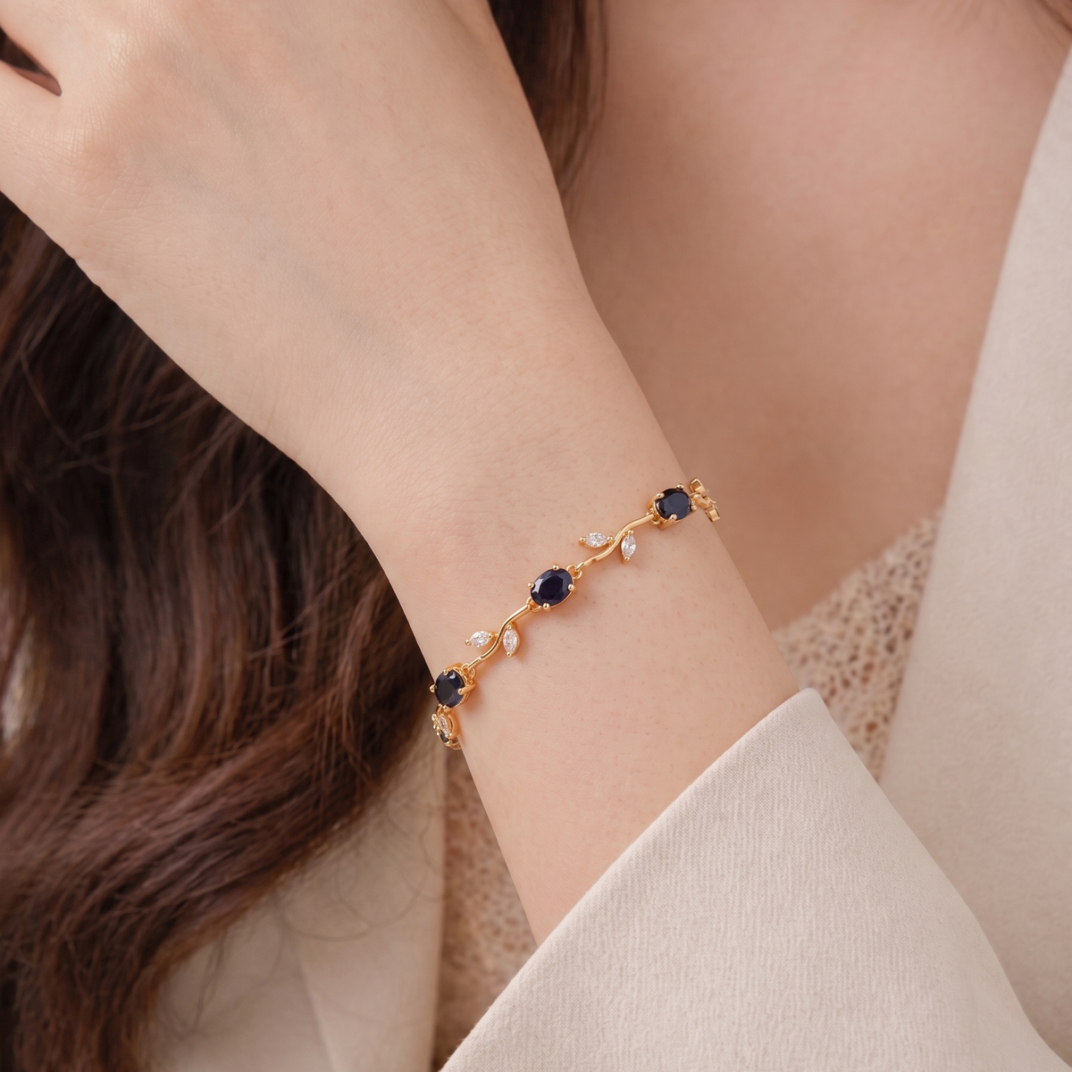 Tulip Bracelet – Elegant Floral Gemstone Jewelry